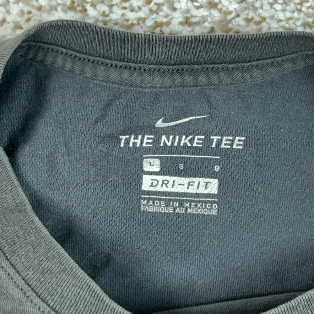 Nike Shirt Mens Large Gray Dri-FIT Coast To Coast Swoosh Graphic Tee Basketball